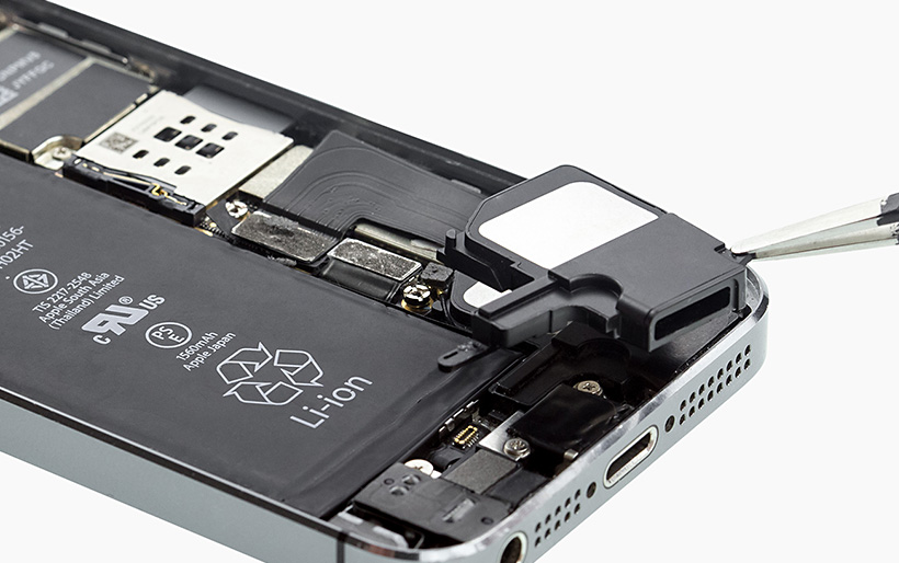 iPhone SE speaker repair guide iDoc