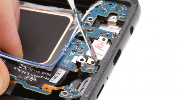 Image showcasing Samsung Galaxy S9+ charging port repair guide | iDoc