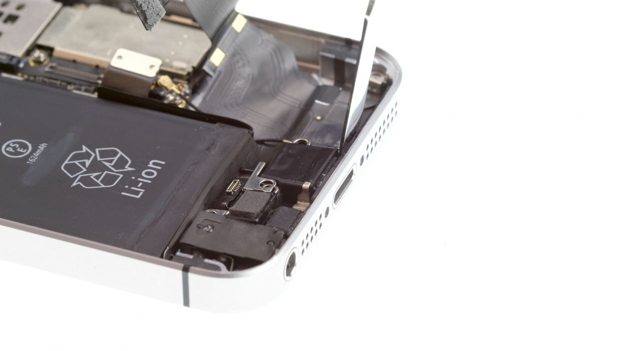 iPhone SE Akku tauschen - Reparaturanleitung | iDoc