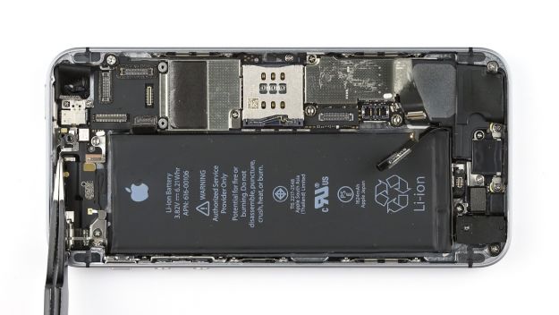 iPhone SE Logicboard ausbauen - Reparaturanleitung | iDoc