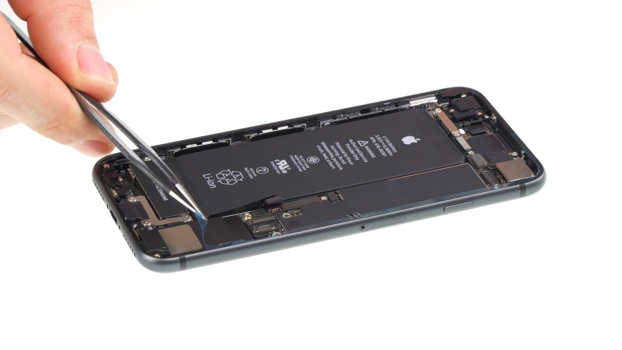 iPhone 11 Akku tauschen - Reparaturanleitung | iDoc