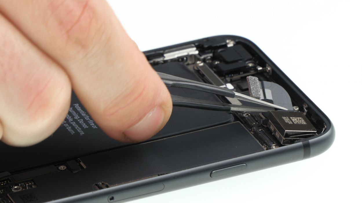 iPhone SE (2nd generation) battery repair guide | iDoc